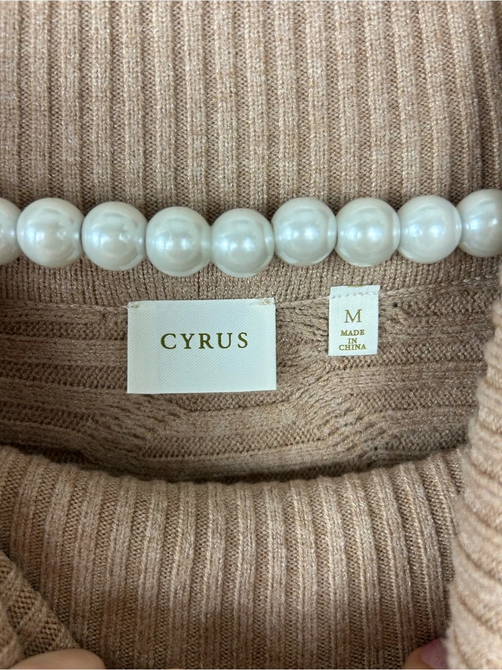 Cyrus Neutral Textured Knit Chunky Ribbed Collar Sweater Size M
